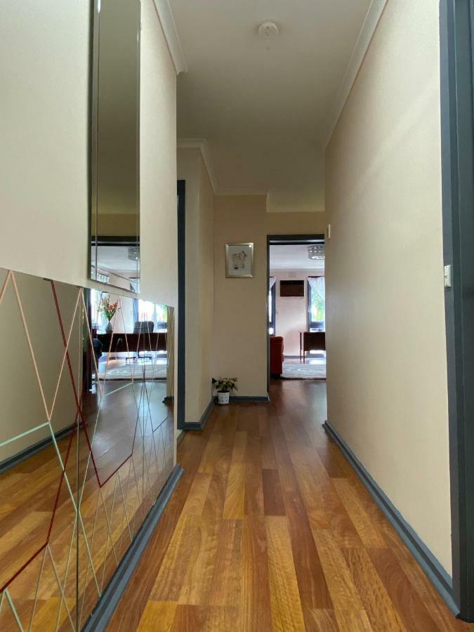 Entire Hume House Villa Melbourne Kültér fotó